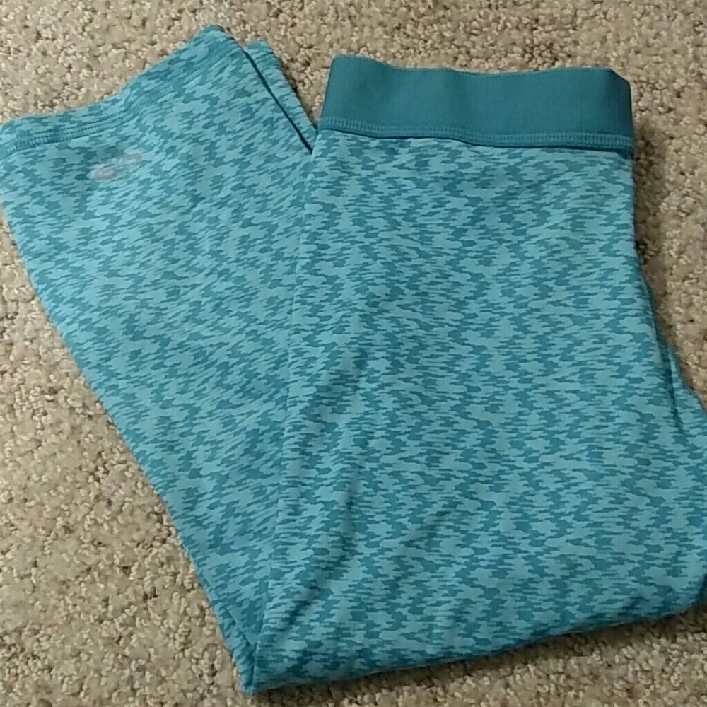 Cropped fitness leggings